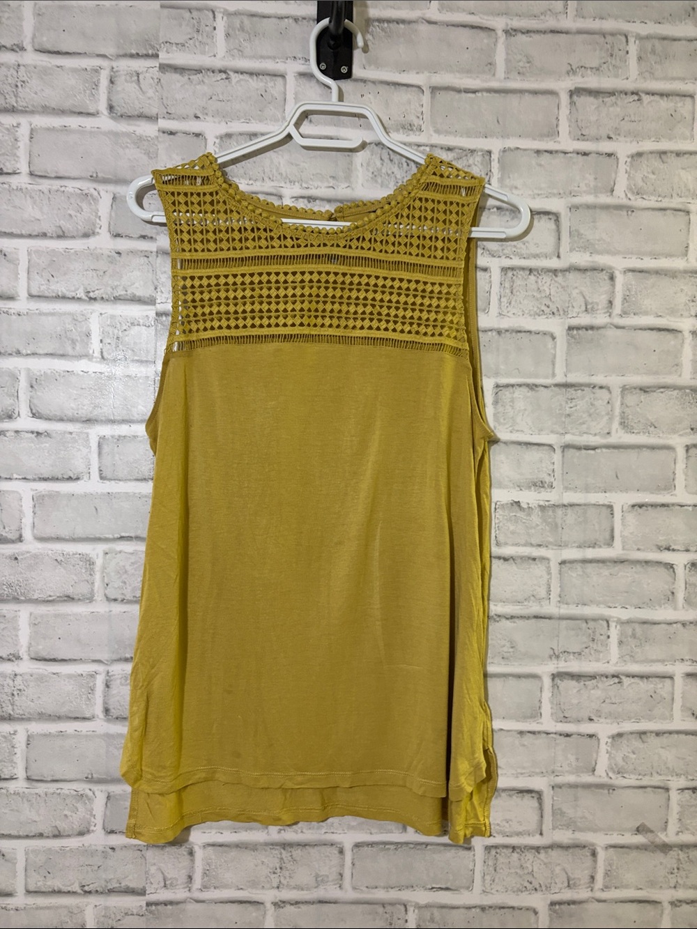 4/$20 Crochet Yoke Sleeveless Tank Top in Mustard- see measurements